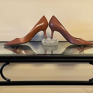 Ralph Lauren Size 8 fawn brown classic pumps